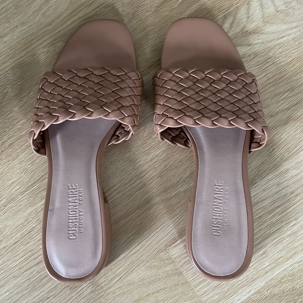 NWOT!!! Cushionaire Woven Block Heel Sandal - brand new, never worn! - Picture 1 of 9